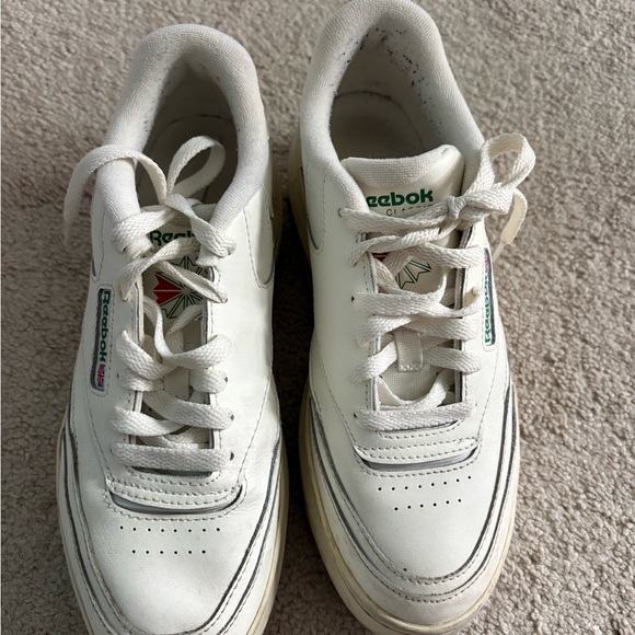 Reebok Cream and White Sneakers - Picture 4 of 4